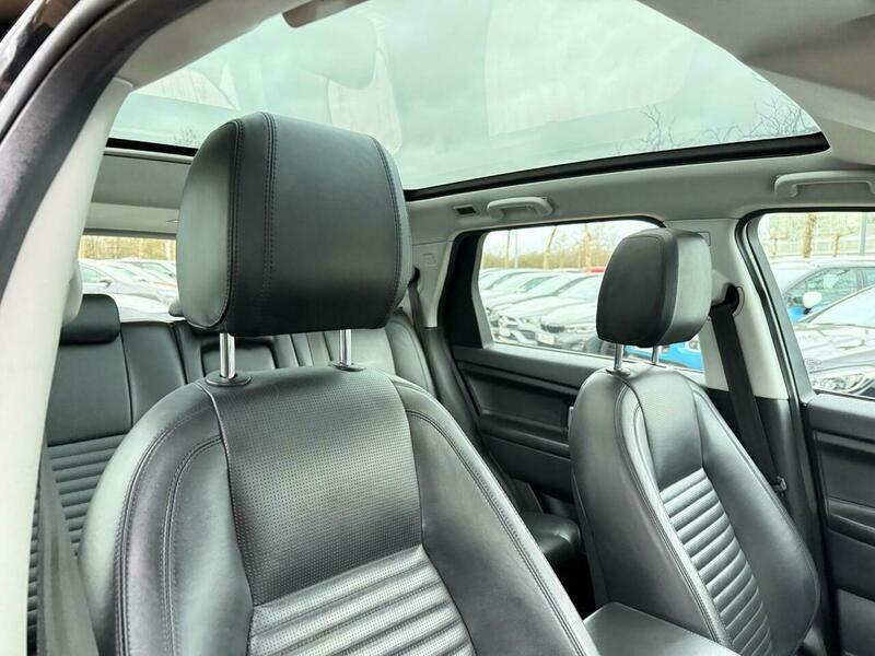 Land Rover Discovery Sport 2.0 Td4 Hse Luxury OV66FTJ Black #2