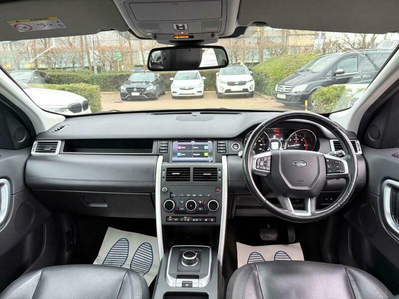 Land Rover Discovery Sport 2.0 Td4 Hse Luxury OV66FTJ Black #4