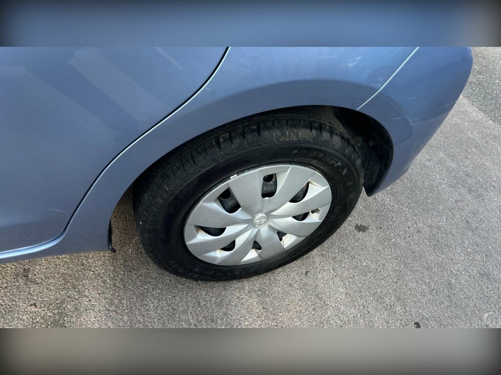 Toyota Vitz 1.5 Silver #20
