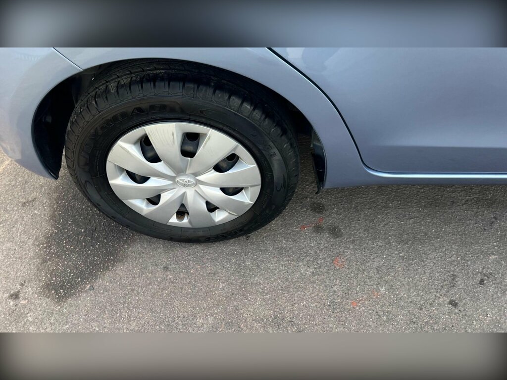 Toyota Vitz 1.5 Silver #17