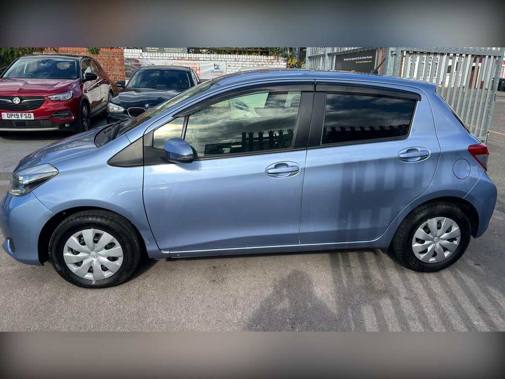 Toyota Vitz 1.3 Petrol Blue #6
