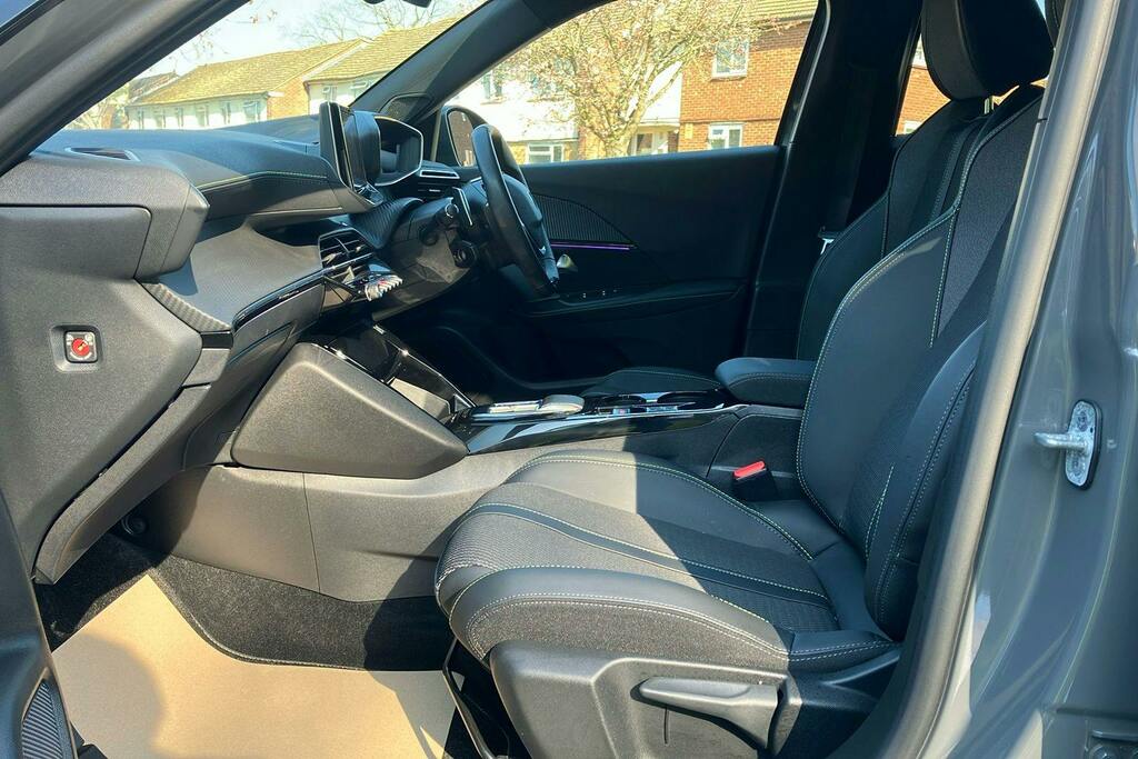 Peugeot 2008 1.2 Puretech Gt Suv Eat CA24OOV Grey #3