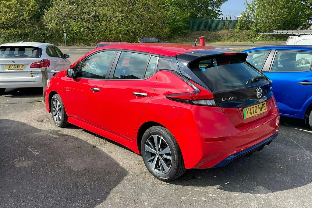 Nissan Leaf 40Kwh Acenta Hatchback YA70NHE Red #2