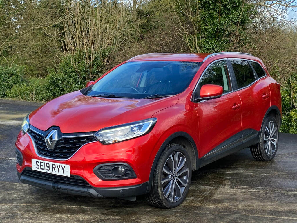 Renault Kadjar 1.5 Blue Dci Iconic SE19RYY Red #3