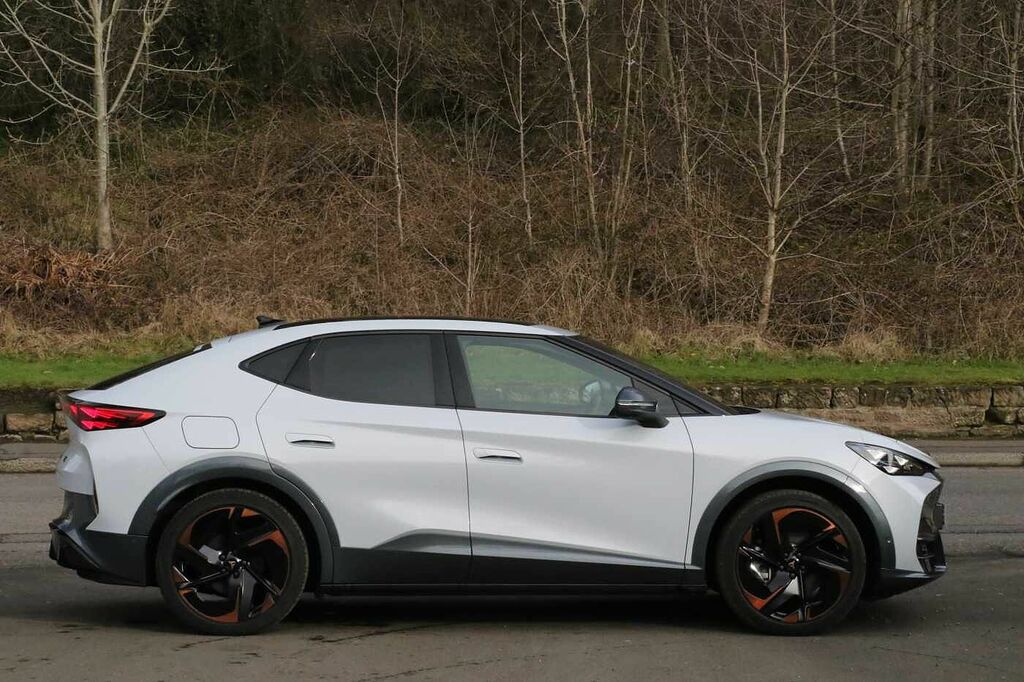 Cupra Tavascan 250Kw Vz1 77Kwh Awd SF75XTZ White #4