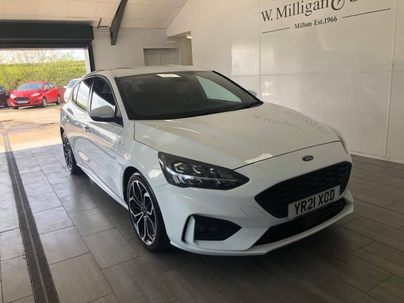 Ford Focus 1.0 Ecoboost Hybrid Mhev 125 St-line X Edition White