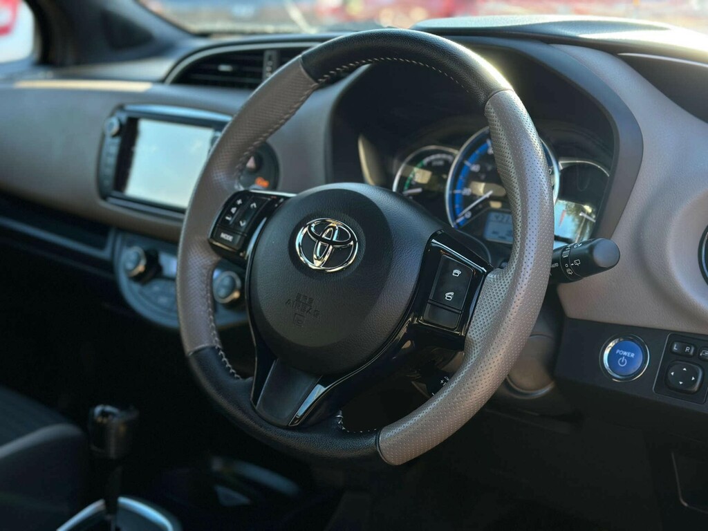Toyota Yaris 1.5 Design Hybrid Vvt-i Cvt LY66VFL #2