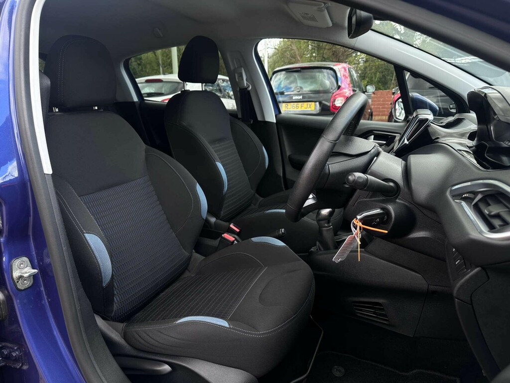 Peugeot 208 1.2 Allure  #4