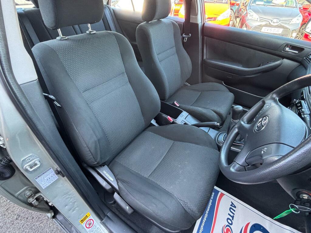 Toyota Avensis  Silver #27