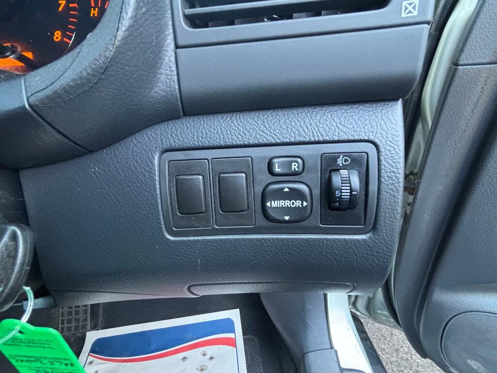 Toyota Avensis  Silver #13