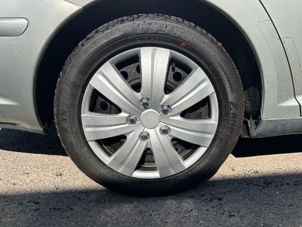 Toyota Avensis  Silver #34