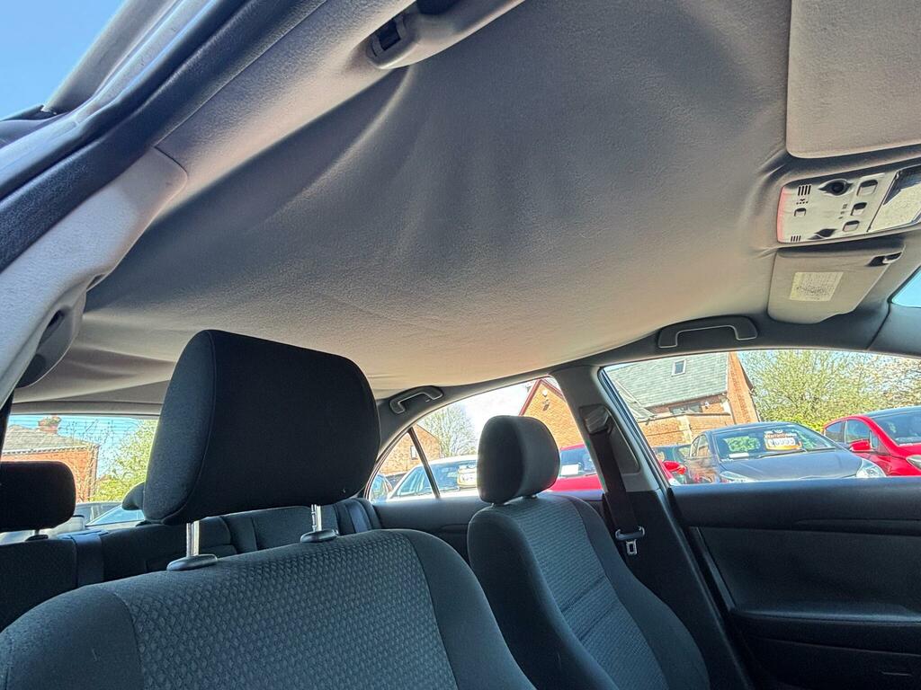 Toyota Avensis  Silver #18