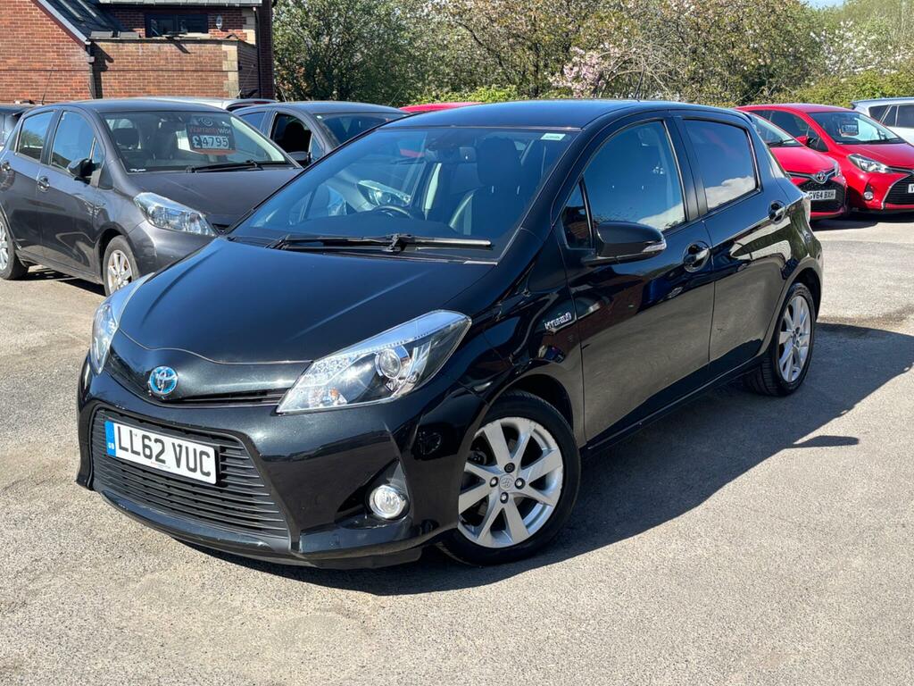 Toyota Yaris 1.5 Vvt-h T Spirit Cvt Euro 5 Black #3