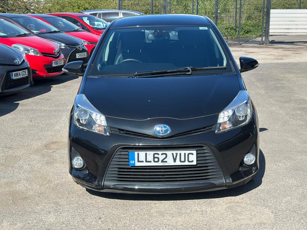 Toyota Yaris 1.5 Vvt-h T Spirit Cvt Euro 5 Black #2