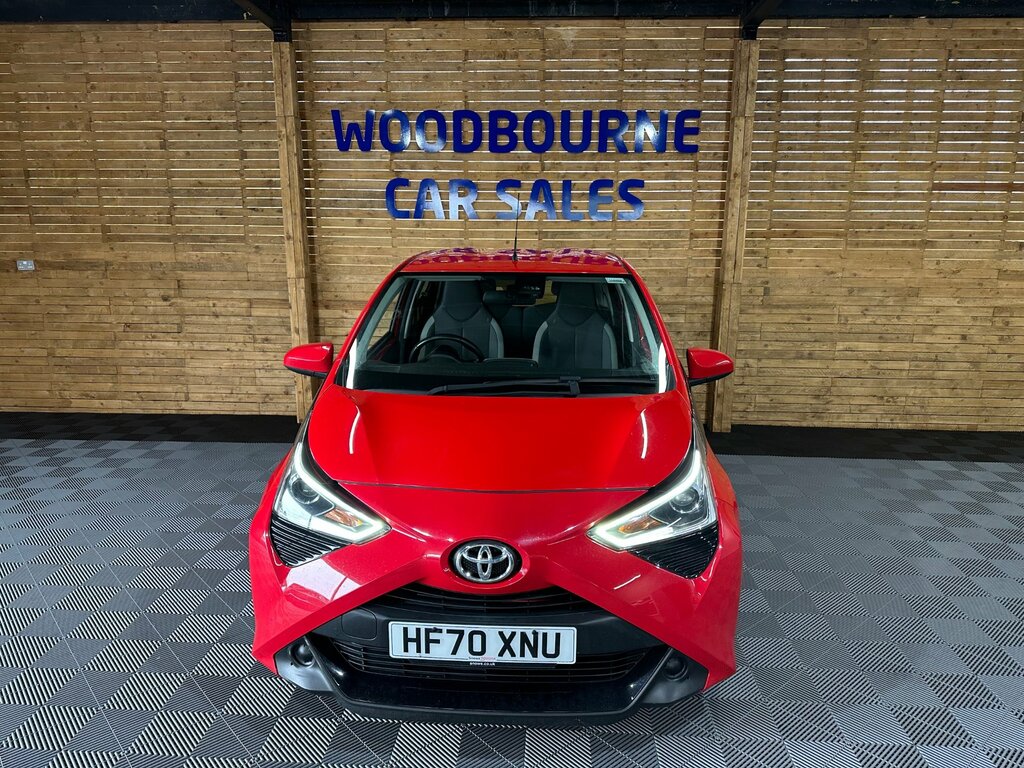 Toyota Aygo 1.0 Vvt-i X-play Tss HF70XNU Red #5