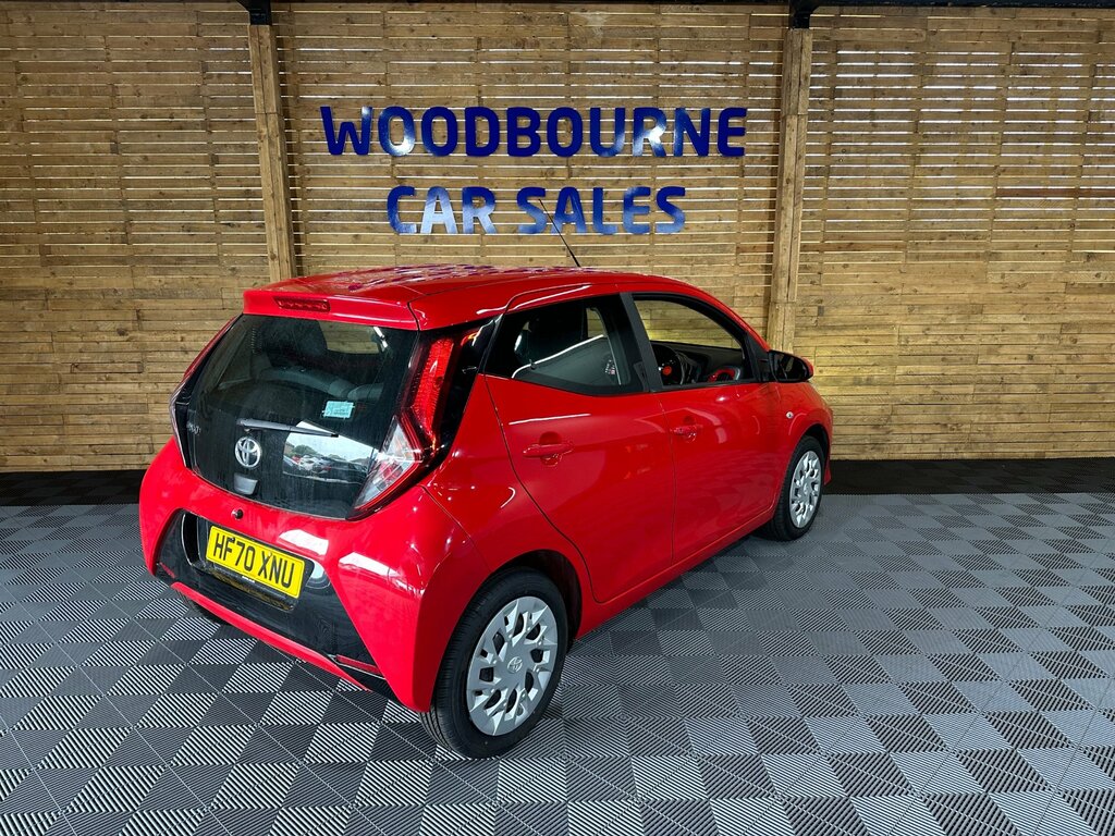 Toyota Aygo 1.0 Vvt-i X-play Tss HF70XNU Red #3