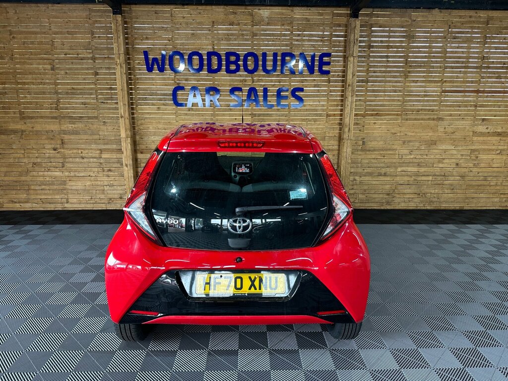 Toyota Aygo 1.0 Vvt-i X-play Tss HF70XNU Red #6