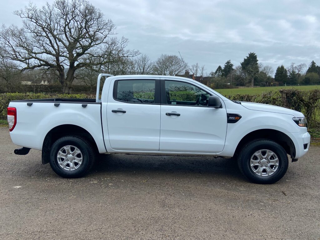 Ford Ranger 2.2 Tdci XL Pickup Double Cab 4W White #2