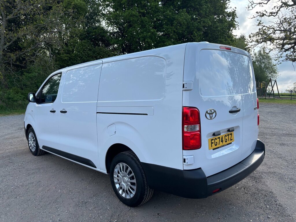 Toyota PROACE 2.0D Icon Long Panel Van 6Dr Lwb Eur FG74GTZ White #5
