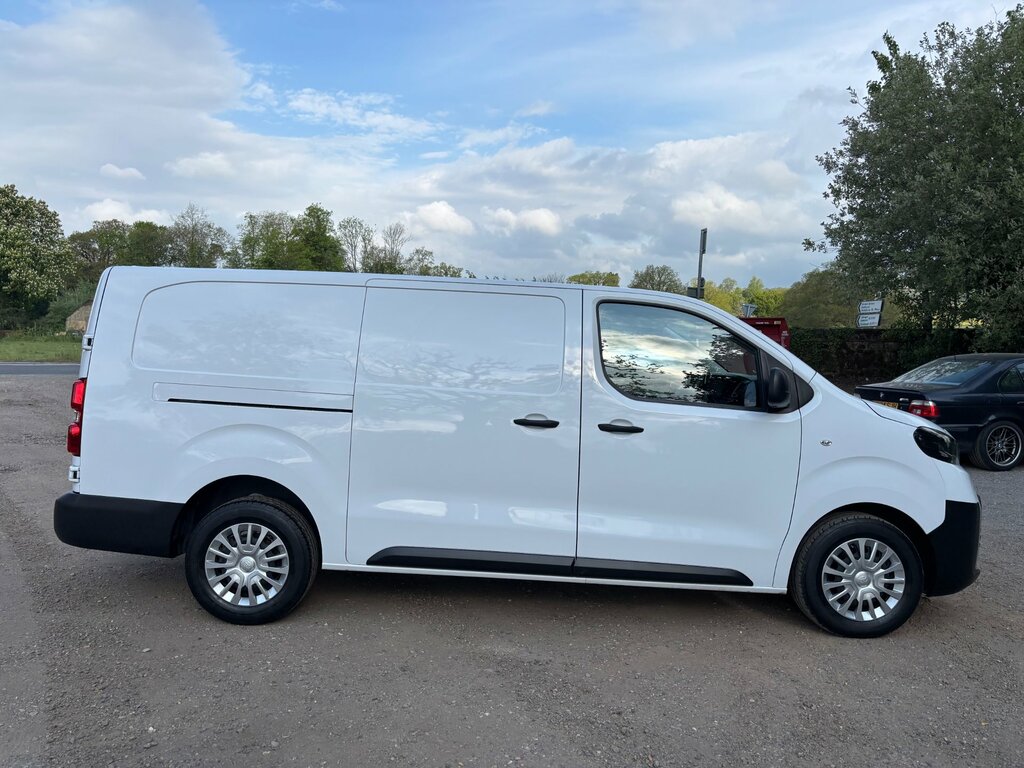 Toyota PROACE 2.0D Icon Long Panel Van 6Dr Lwb Eur FG74GTZ White #2