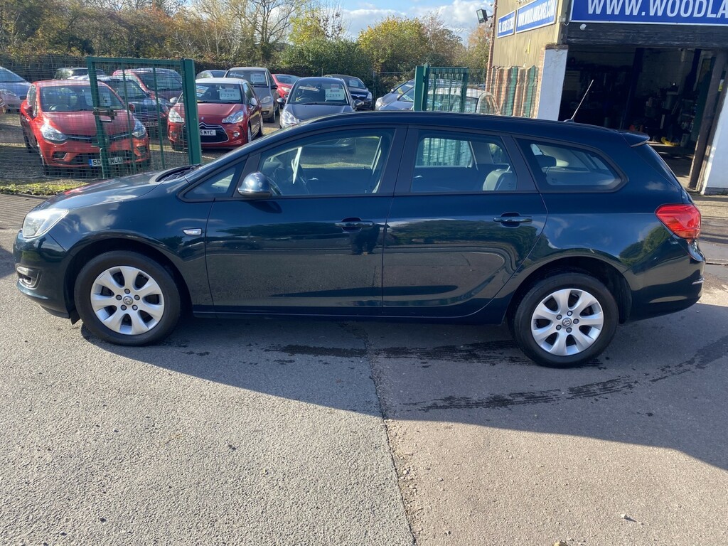 Vauxhall Astra 1.6 Design Cdti Ecoflex Ss Tourer Estate20 Road Green #5