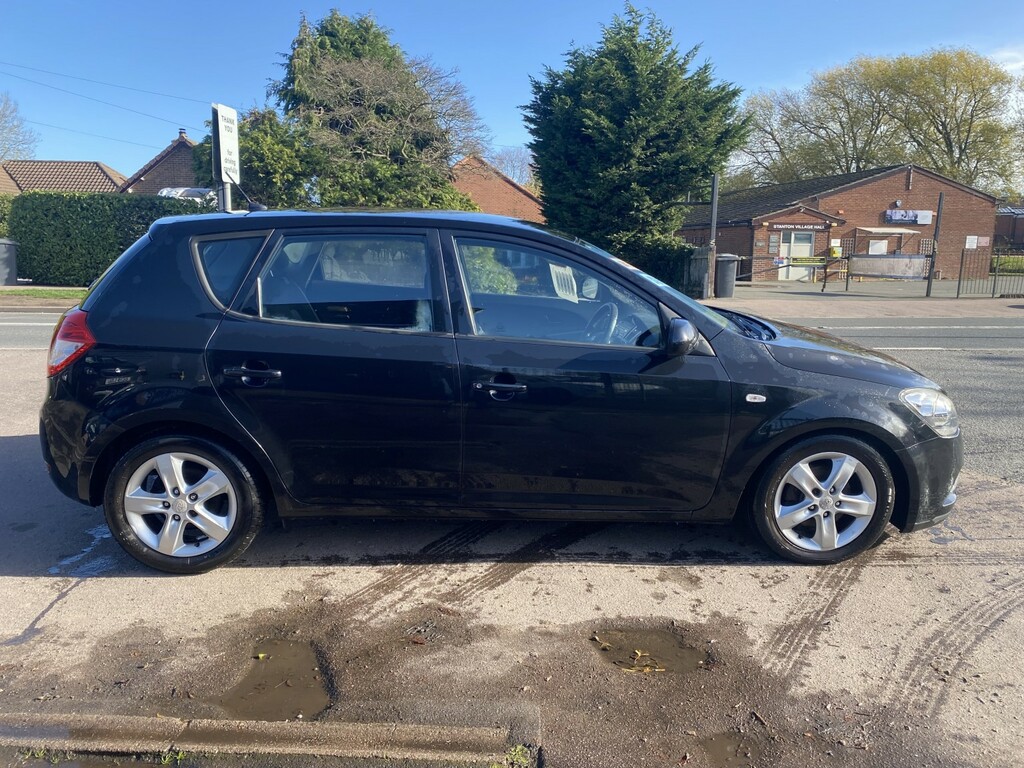 Kia Ceed 1.6 Crdi 2 35 Road Tax Last Owner 13.5 Years Black