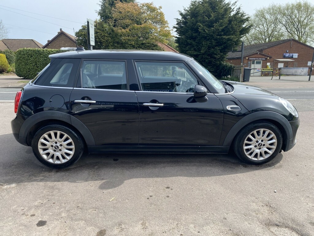 Mini Hatch 1.5 5-Door Hatch Cooper D 20 Road Tax H Black