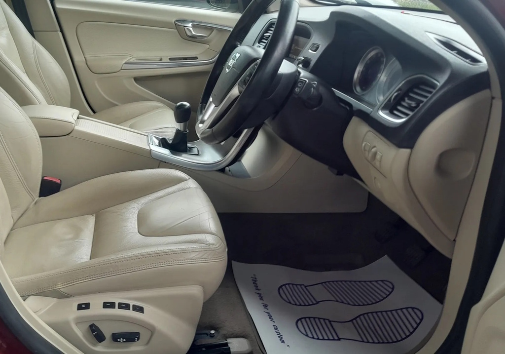 Volvo V60 Vehicle Details Price - 7995 Make Volvo Model V Grey