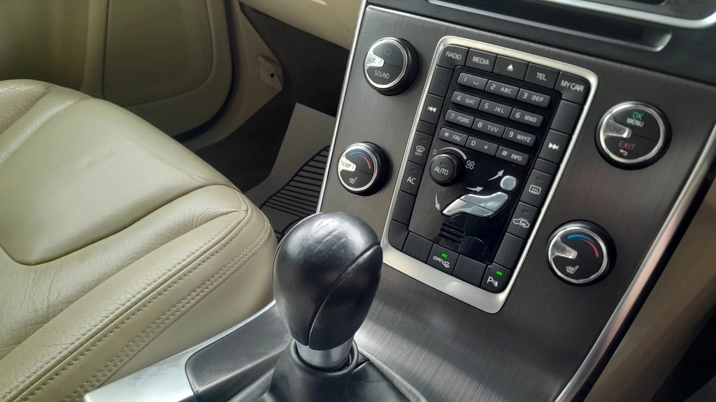 Volvo V60 Vehicle Details Price - 7995 Make Volvo Model V Grey