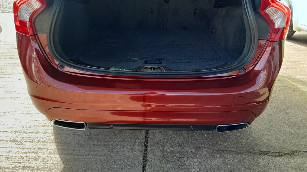 Volvo V60 Vehicle Details Price - 6995 Make Volvo Model V Red #2
