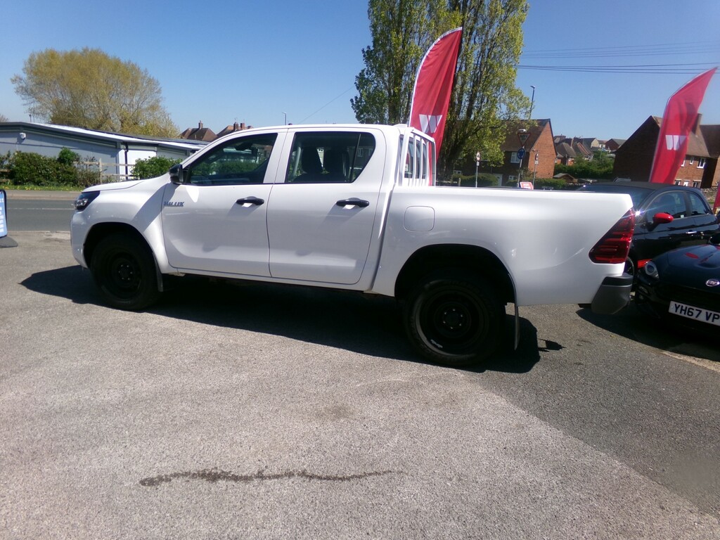 Toyota HILUX 2.4 D-4d Active Pickup Double Cab Manua YD22KUK White #5