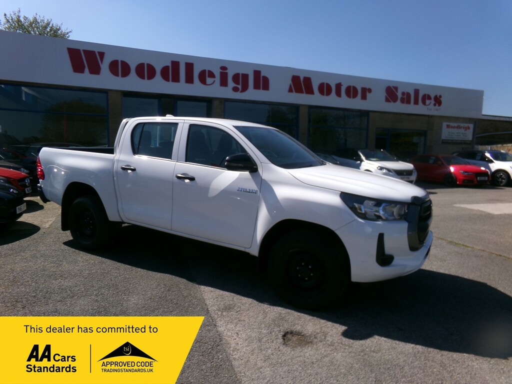 Toyota HILUX 2.4 D-4d Active Pickup Double Cab Manua White