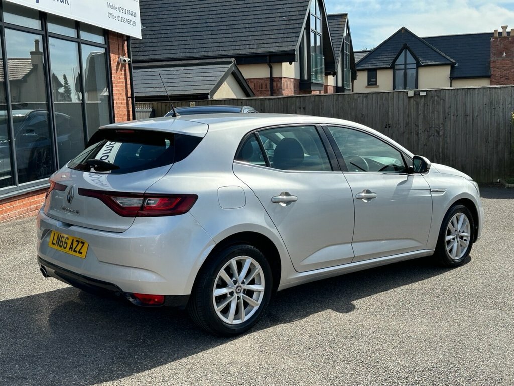 Renault Megane 2016 1.5 Dci Dynamique Nav Hatchback Ma LN66AZZ Silver #6
