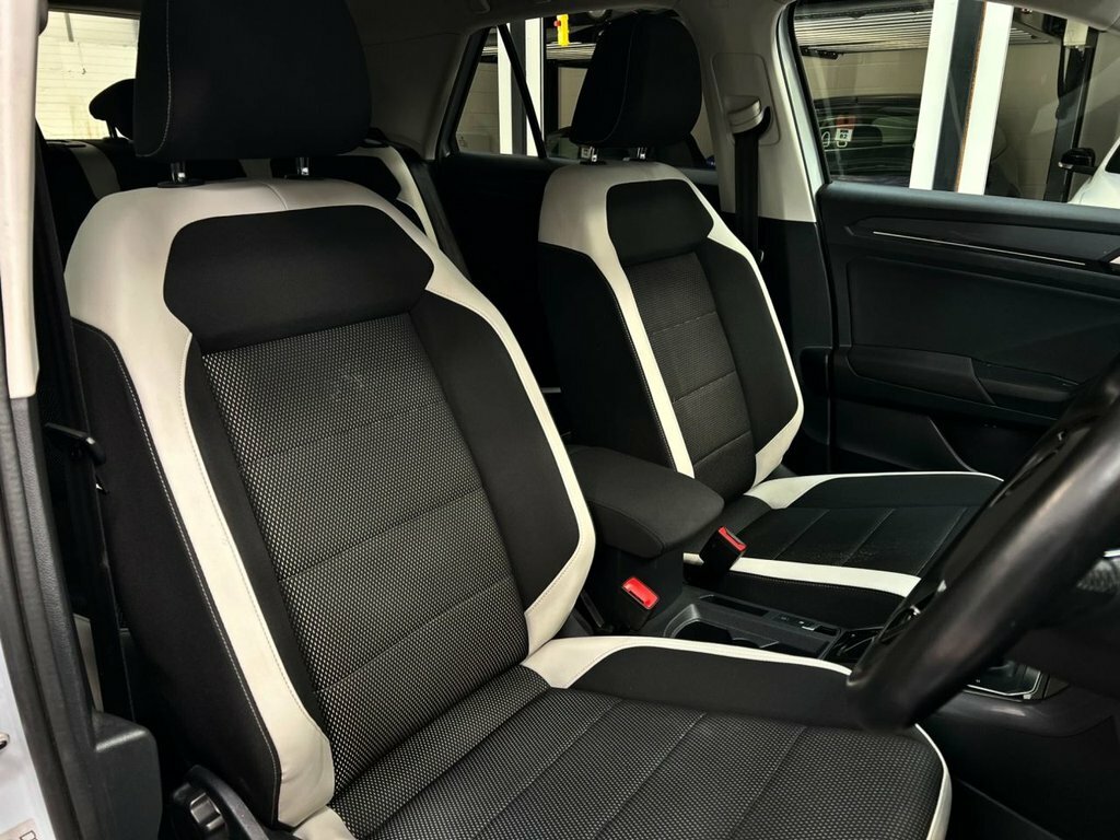 Volkswagen T-Roc 1.5L Sel LV70FCN Silver #3