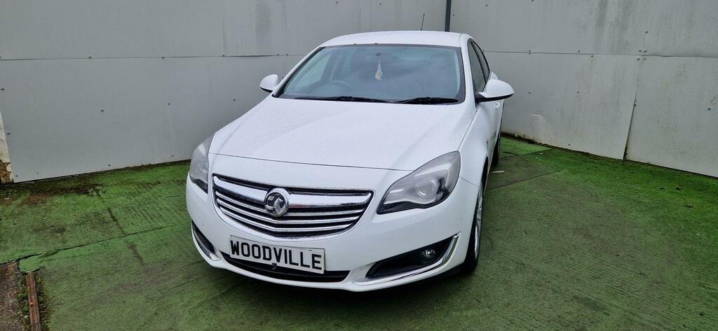 Vauxhall Insignia Sri White