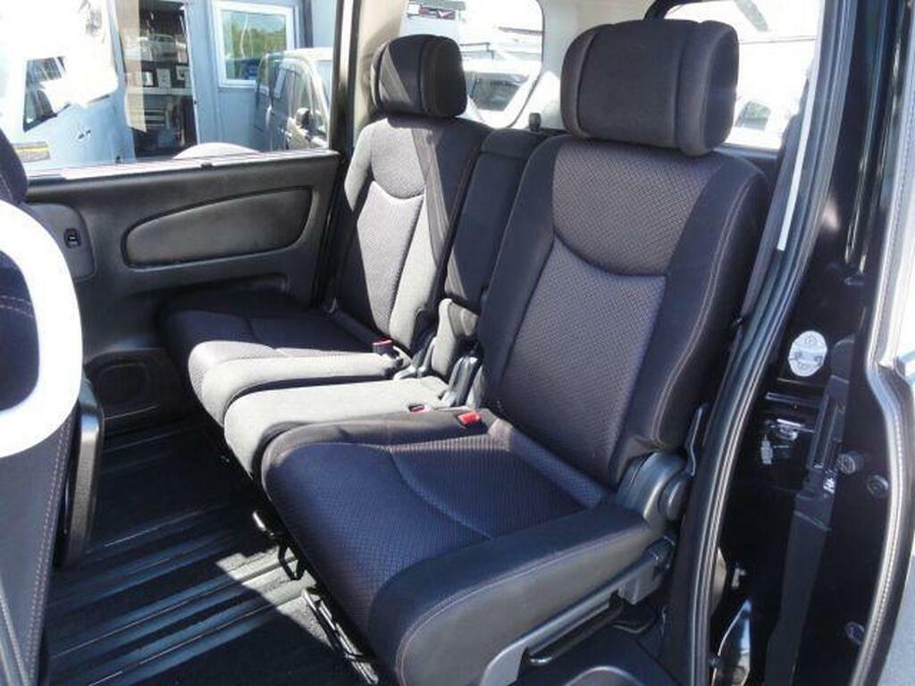 Nissan Serena   #4