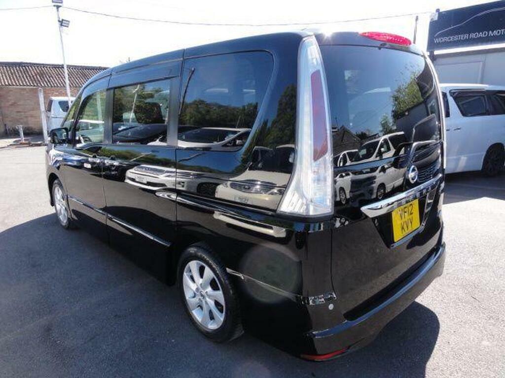 Nissan Serena   #2