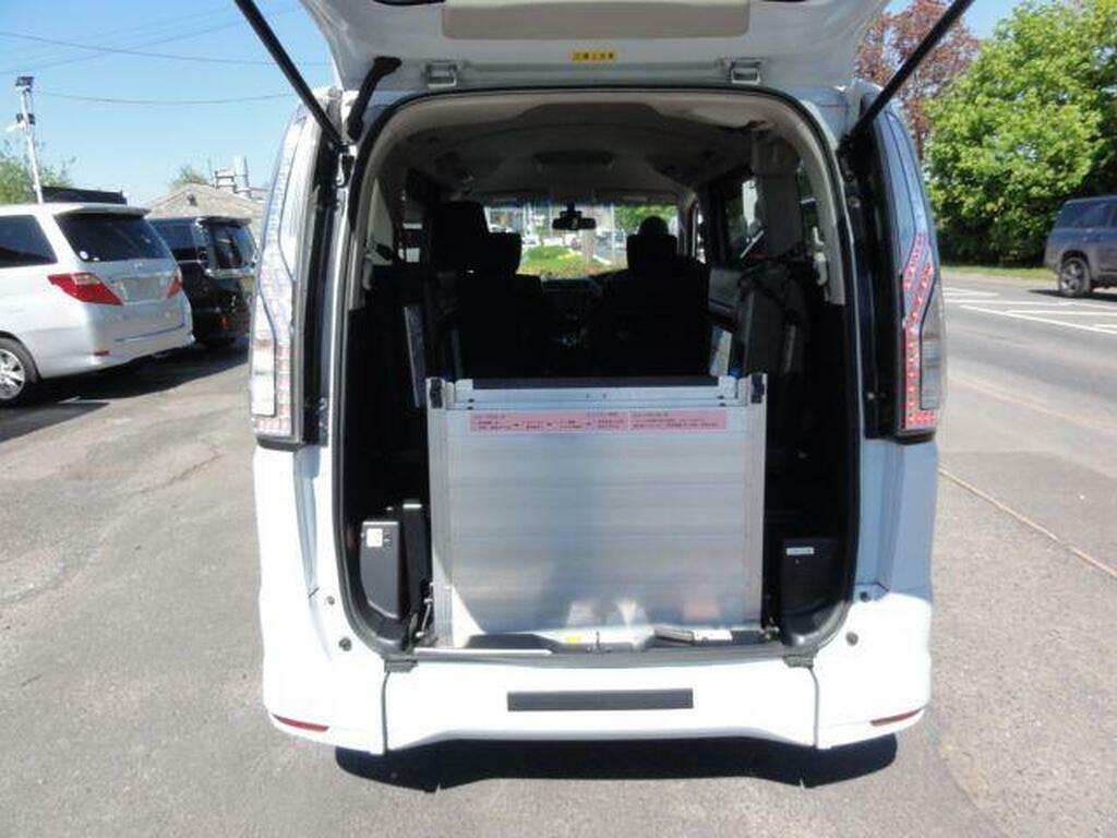 Nissan Serena Wav Sloper Wheel Chair Access 2.0 Blue