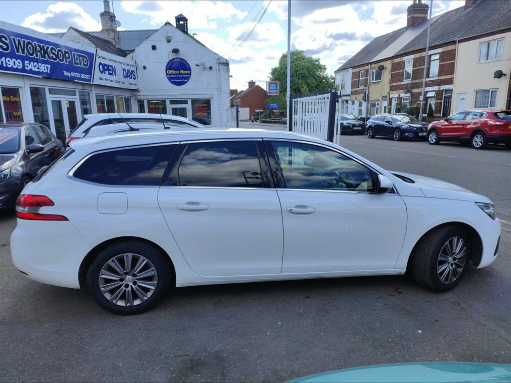 Peugeot 308 SW 1.2 Puretech Gpf Allure Euro 6 Ss KP70UCM White #4