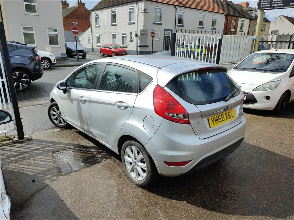 Ford Fiesta 1.4 Zetec YH58XGL Silver #4