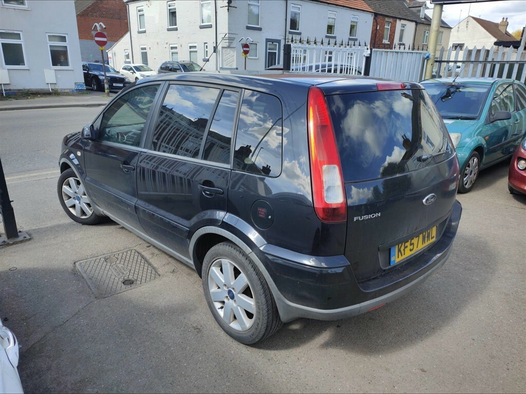 Ford Fusion 1.4 Tdci Plus Black #5