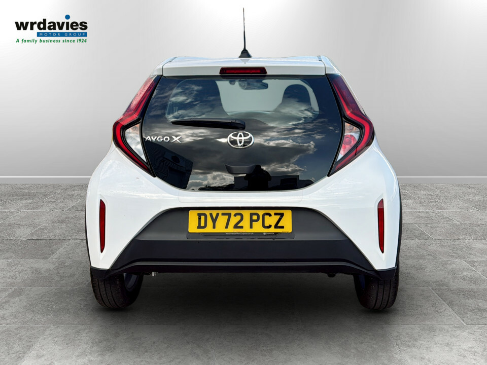 Toyota Aygo X 1.0 Vvt-i Pure DY72PCZ White #6