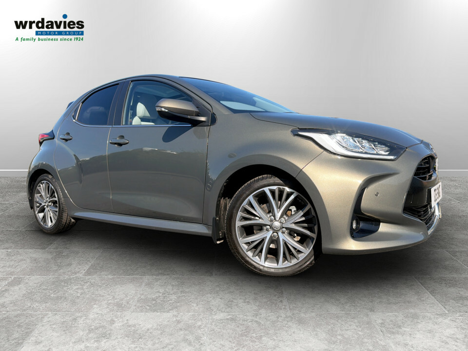 Toyota Yaris 1.5 Hybrid Excel Cvt White