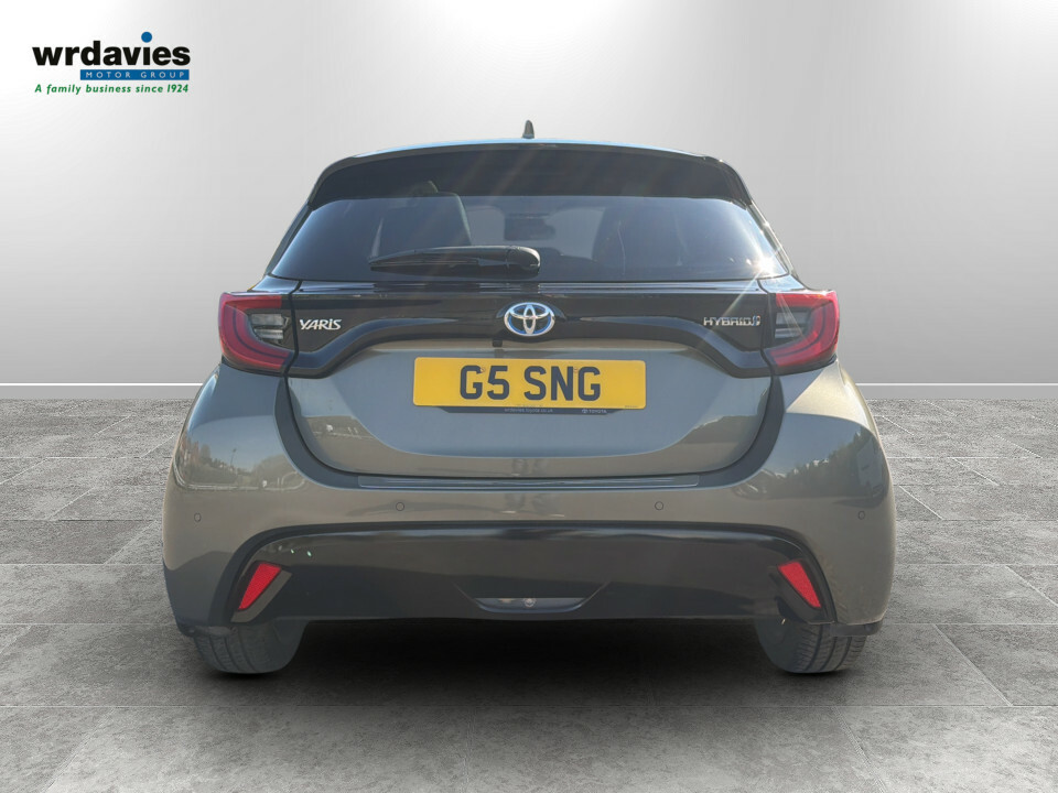 Toyota Yaris 1.5 Hybrid Excel Cvt BN72ZWD White #6