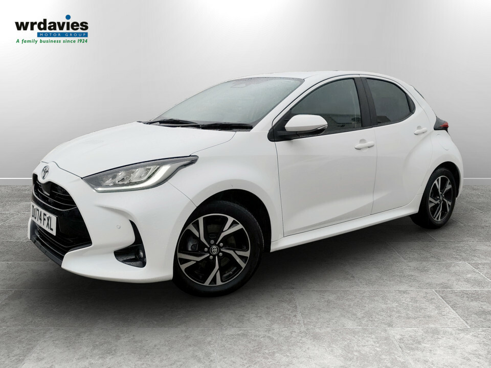 Toyota Yaris 1.5 Hybrid Design Cvt DU74FXL White #3