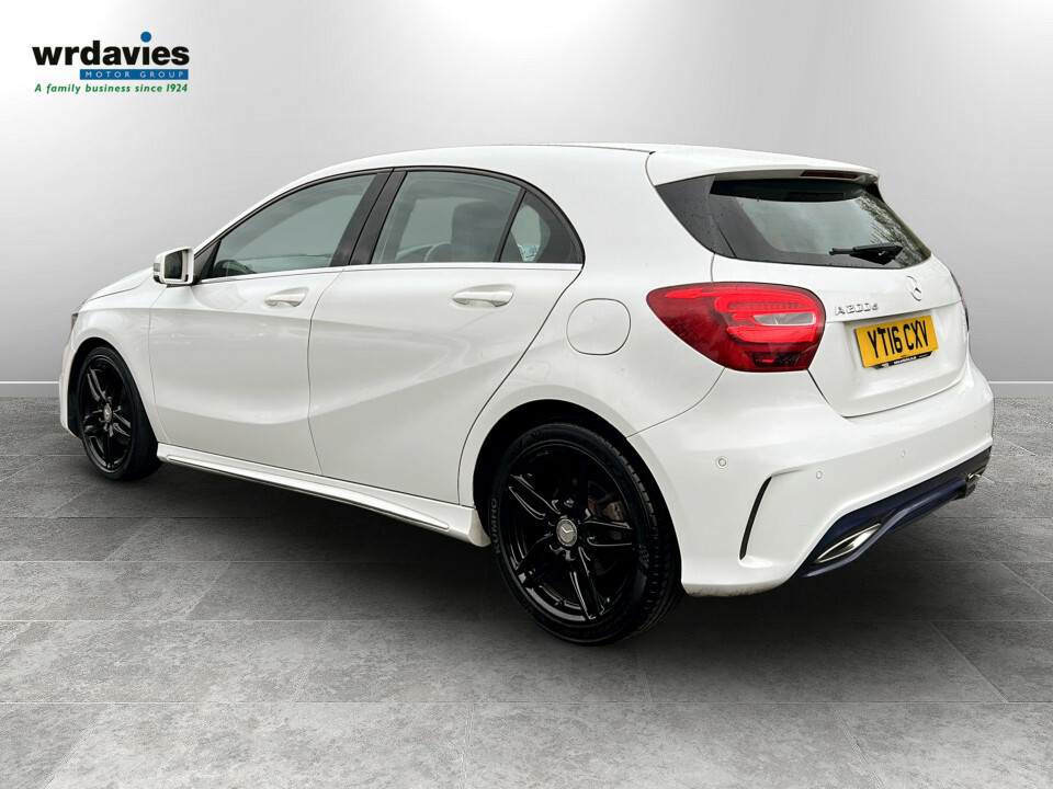 Mercedes-Benz A Class A200d Amg Line Executive YT16CXV White #5