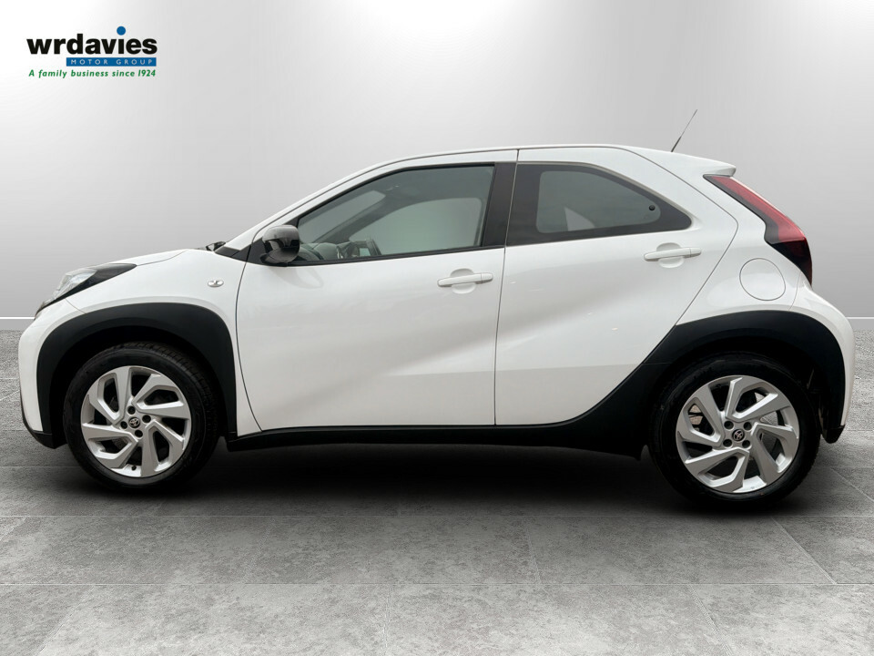 Toyota Aygo X 1.0 Vvt-i Pure DL24MUO White #4