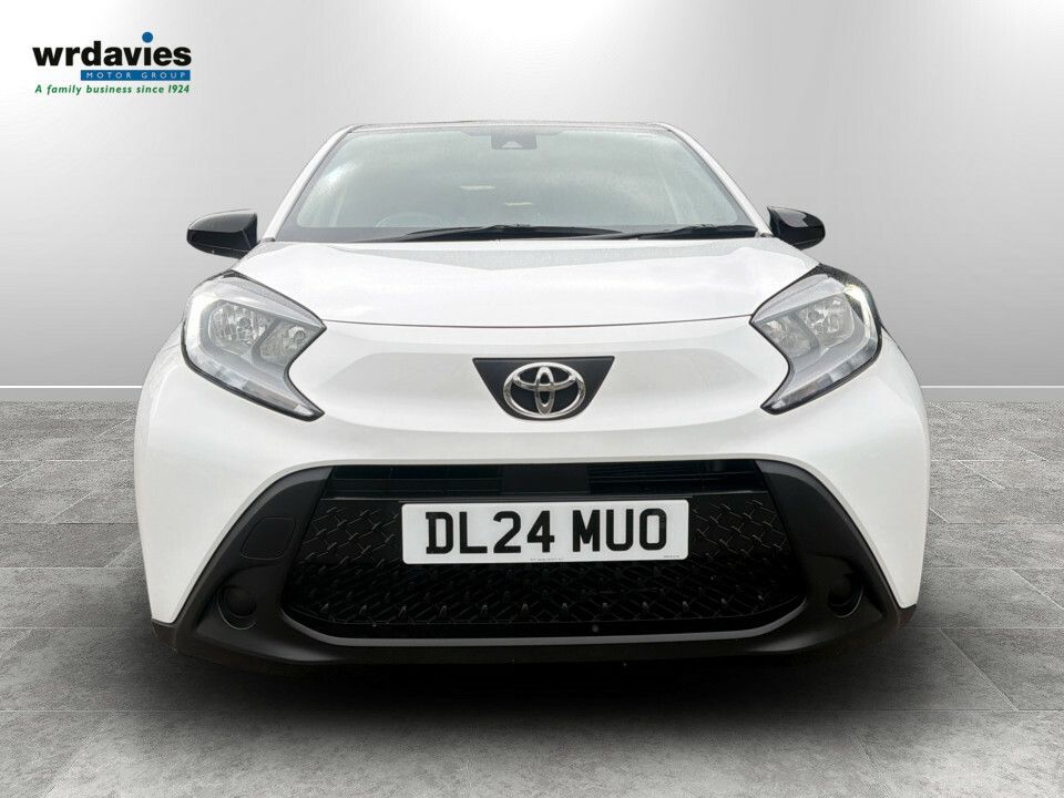 Toyota Aygo X 1.0 Vvt-i Pure DL24MUO White #2