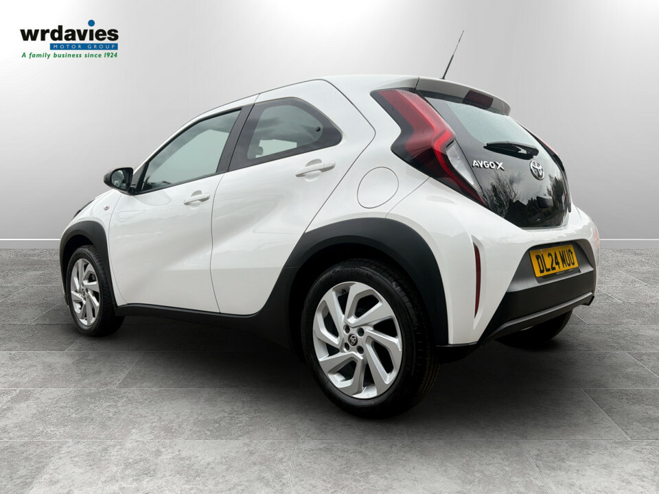 Toyota Aygo X 1.0 Vvt-i Pure DL24MUO White #5
