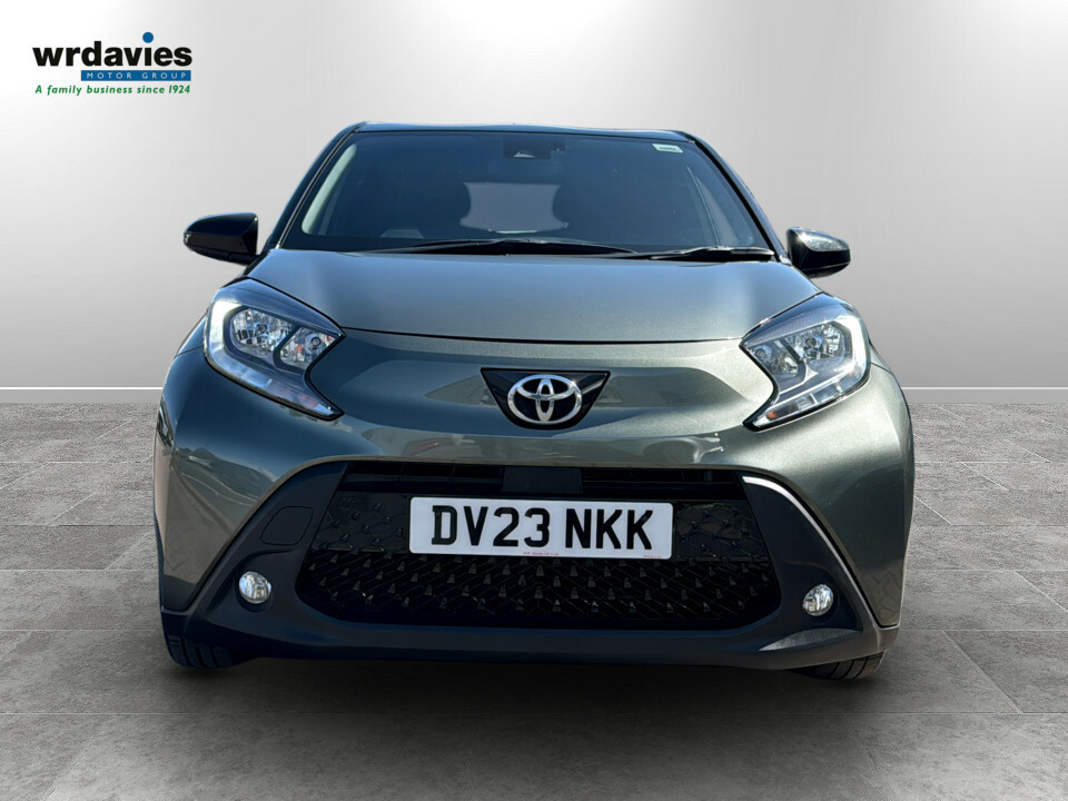 Toyota Aygo X 1.0 Vvt-i Edge DV23NKK Black #2